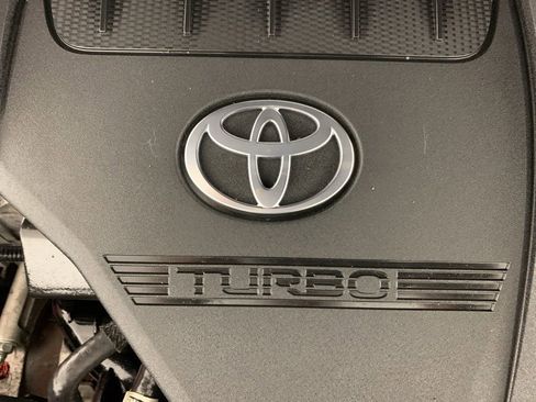 Used 2023 Toyota Highlander XLE AWD/4WD image 45