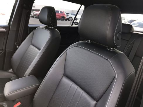 Used 2023 Volkswagen Tiguan SE R-Line AWD/4WD image 11