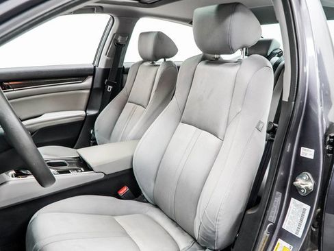 Used 2020 Honda Accord EX image 38