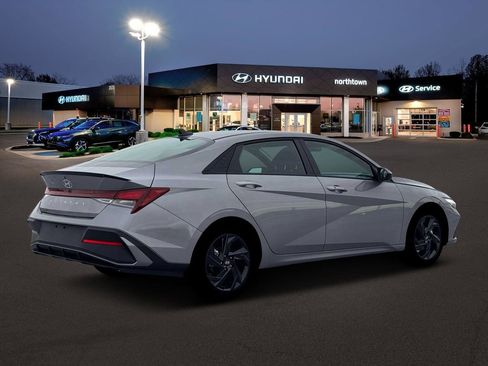 New 2026 Hyundai Elantra Sport image 8