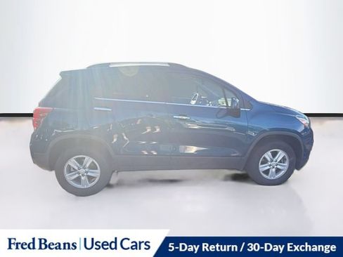 Used 2020 Chevrolet Trax LT w/ LT Convenience Package AWD/4WD image 11