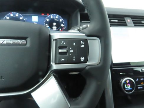 Used 2025 Land Rover Discovery S AWD/4WD image 12