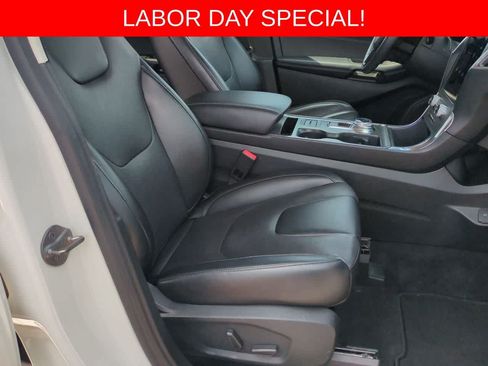 Used 2022 Ford Edge Titanium w/ Equipment Group 301A AWD/4WD image 20
