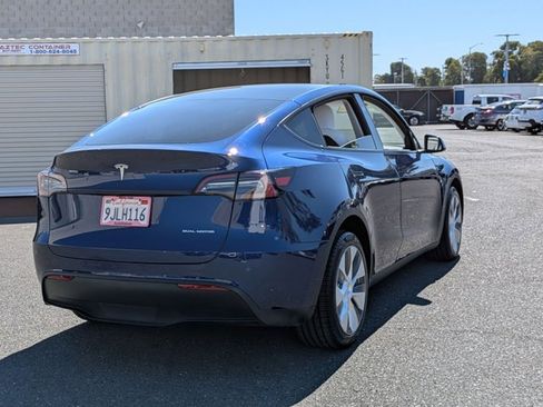 Used 2023 Tesla Model Y Long Range image 5