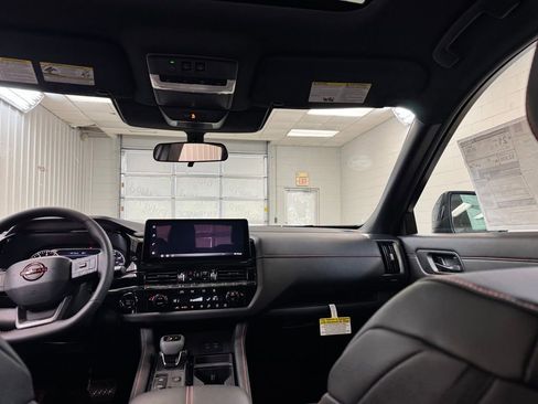New 2026 Nissan Pathfinder Rock Creek w/ Rock Creek Premium Package AWD/4WD image 17