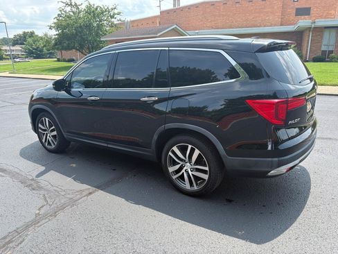 Used 2017 Honda Pilot Touring image 4