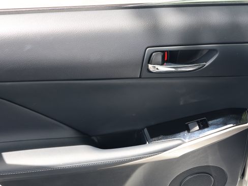 Used 2015 Lexus IS 250 RWD image 33
