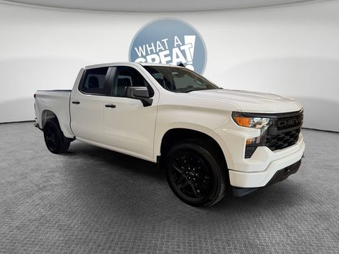 Used 2026 Chevrolet Silverado 1500 Custom AWD/4WD image 1