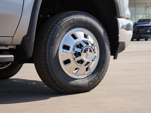 New 2026 Chevrolet Silverado 3500 LT AWD/4WD image 9