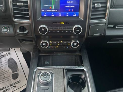 Used 2021 Ford Expedition Limited image 21