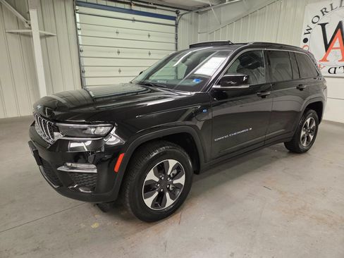 Used 2024 Jeep Grand Cherokee Limited 4xe AWD/4WD image 2