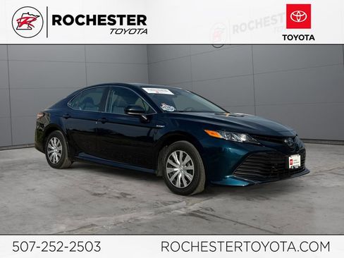 Certified 2019 Toyota Camry LE FWD image 1