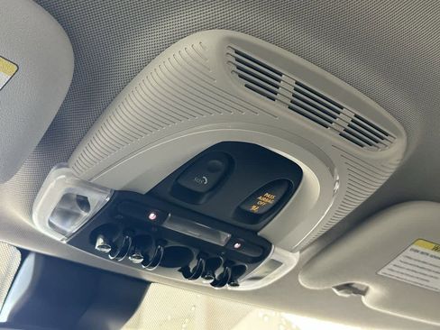 Certified 2024 MINI Cooper SE image 18