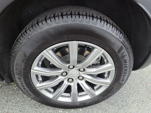 Used 2019 Cadillac XT4 Premium Luxury w/ Enhanced Visibility Package FWD image 21