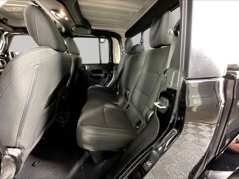 Used 2021 Jeep Gladiator Sport AWD/4WD image 23