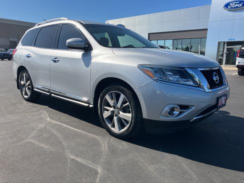 Used 2016 Nissan Pathfinder Platinum AWD/4WD image 7