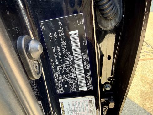 Used 2017 Toyota 4Runner Limited image 32