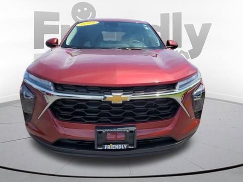 Used 2024 Chevrolet Trax LS w/ LS Convenience Package FWD image 8