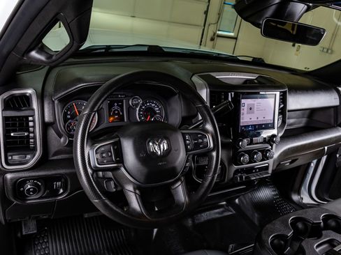 Used 2025 RAM 2500 Tradesman w/ Chrome Appearance Group AWD/4WD image 17