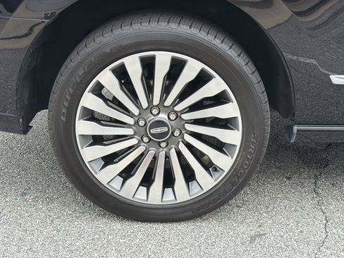 Used 2019 Lincoln Navigator Reserve AWD/4WD image 39
