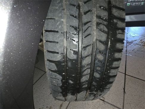 Used 2015 Ford C-MAX Energi SEL w/ Equipment Group 302A image 25