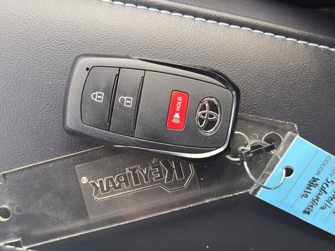 Used 2025 Toyota Corolla SE image 30