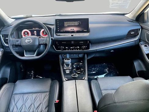 Certified 2025 Nissan Rogue Platinum AWD/4WD image 16