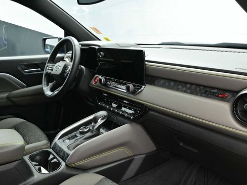 Used 2023 Chevrolet Colorado ZR2 AWD/4WD image 30