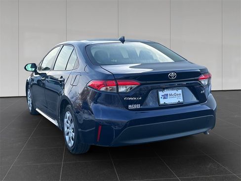 Used 2023 Toyota Corolla LE image 3