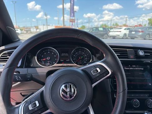 Used 2021 Volkswagen GTI SE FWD image 10