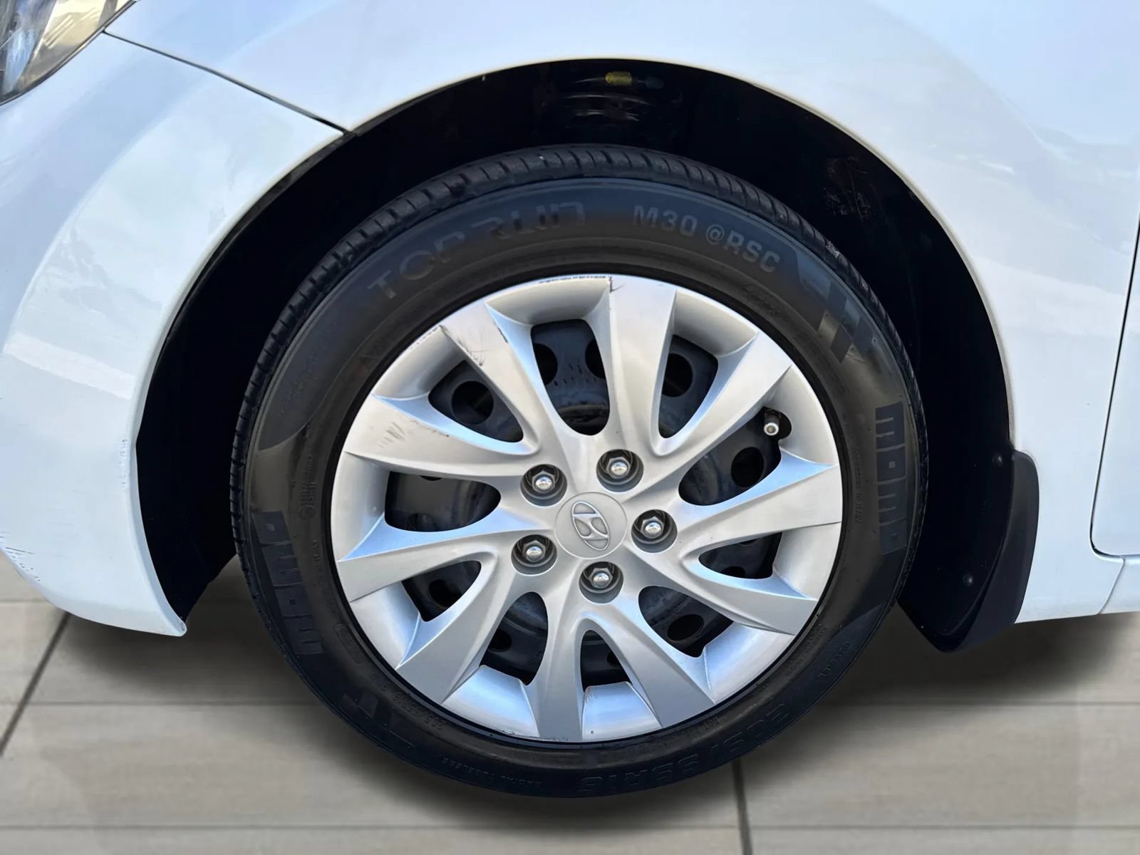 Used 2013 Hyundai Elantra GLS FWD image 50