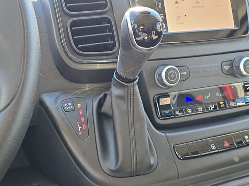 Used 2025 RAM ProMaster 2500 w/ Convenience Group image 22