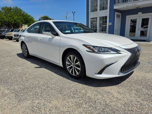 Used 2021 Lexus ES 350 w/ Accessory Package FWD image 6