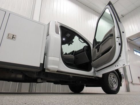 Used 2017 Ford F250 XL w/ Power Equipment Group image 29