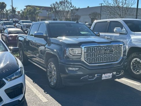 Used 2018 GMC Sierra 1500 Denali w/ Denali Ultimate Package image 2