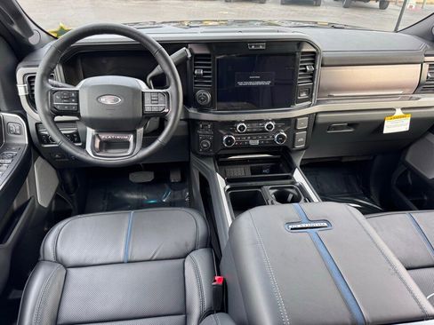 New 2026 Ford F250 Platinum w/ FX4 Off-Road Package image 5