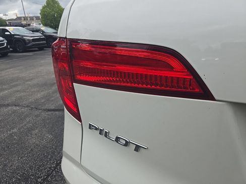 Used 2017 Honda Pilot Touring image 10