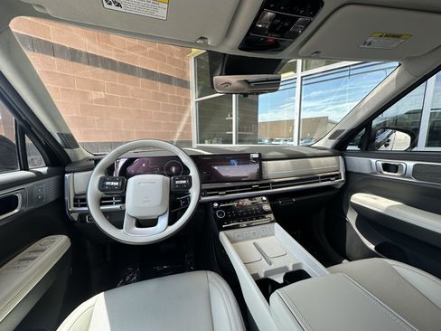 Used 2024 Hyundai Santa Fe Calligraphy AWD/4WD image 17