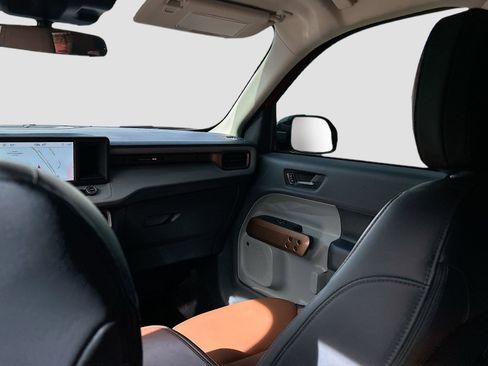 Used 2024 Ford Maverick Lariat w/ 4K Tow Package image 24