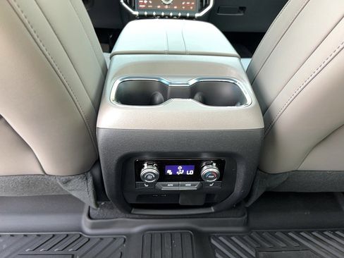 Used 2026 GMC Acadia Elevation w/ Elevation Premium Package image 28