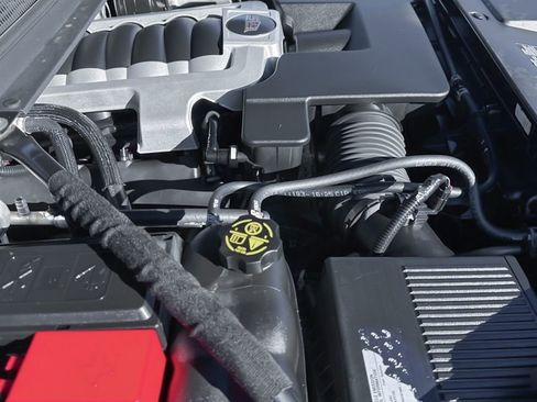 Used 2017 Cadillac Escalade ESV Platinum image 29