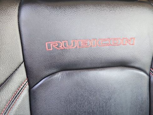 Used 2019 Jeep Wrangler Unlimited Rubicon w/ Dual Top Group AWD/4WD image 22