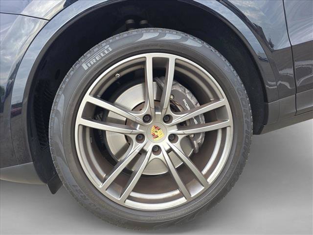 Used 2022 Porsche Cayenne Coupe AWD/4WD image 24