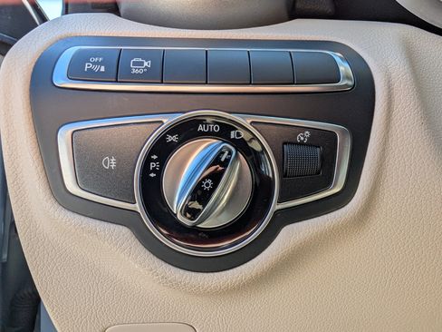 Used 2017 Mercedes-Benz GLC 300 4MATIC image 31