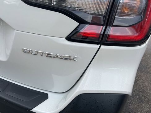 Used 2022 Subaru Outback Premium AWD/4WD image 7