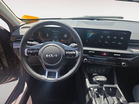 Used 2025 Kia K5 LXS image 10