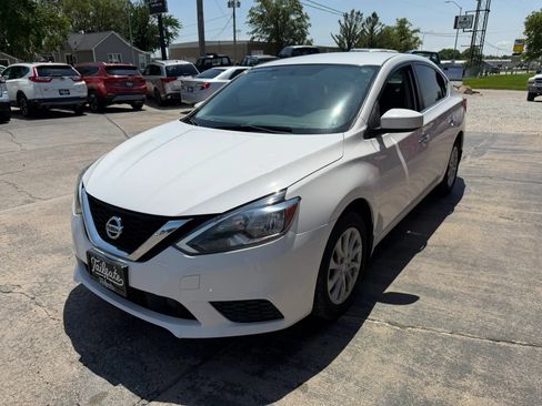 Used 2019 Nissan Sentra SV FWD image 4