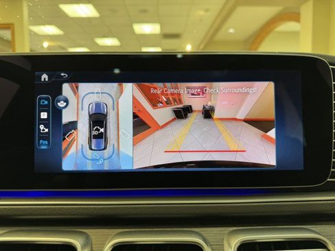 Certified 2025 Mercedes-Benz GLS 450 4MATIC image 11