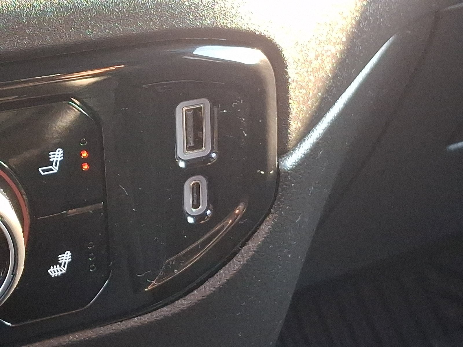 Used 2024 Chevrolet Silverado 1500 LT AWD/4WD image 24