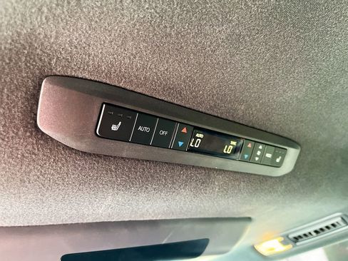 Used 2024 Toyota Sienna Platinum AWD/4WD image 28